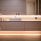 Illuminazione bagno: idee su come posizionare le luci per un effetto WOW