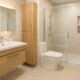arredare un bagno piccolo con mobili salvaspazio